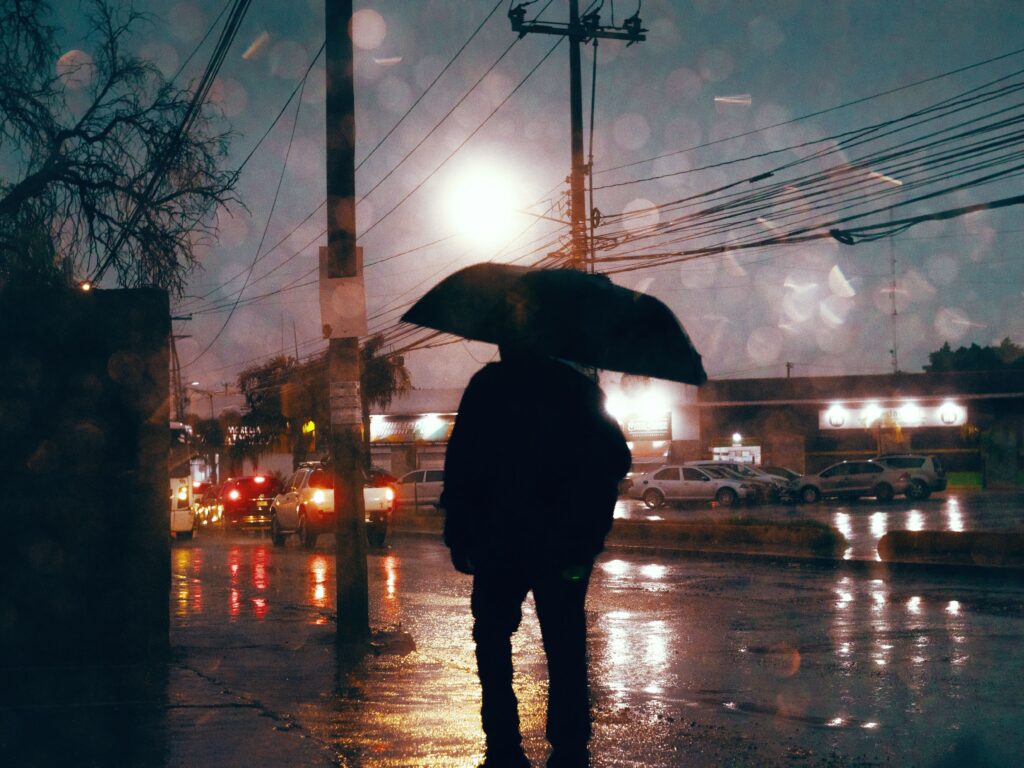 Activan alerta por tormenta eléctrica y granizo en CDMX; lluvias se intensificarán durante la noche
