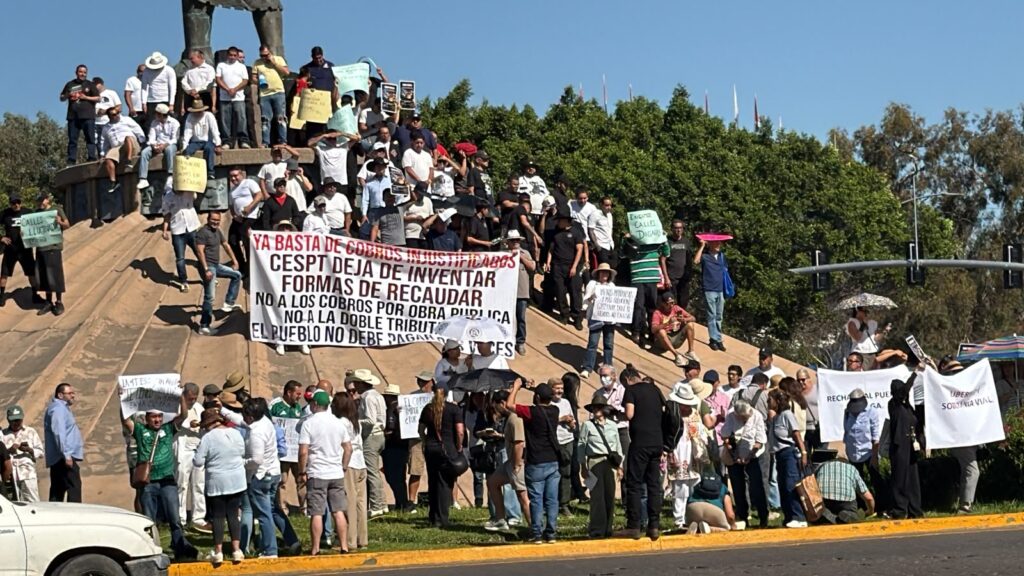“Ya Estuvo”: Habitantes de Tijuana Marchan Contra el Abuso de Altos Impuestos, Extorsión y la Inseguridad